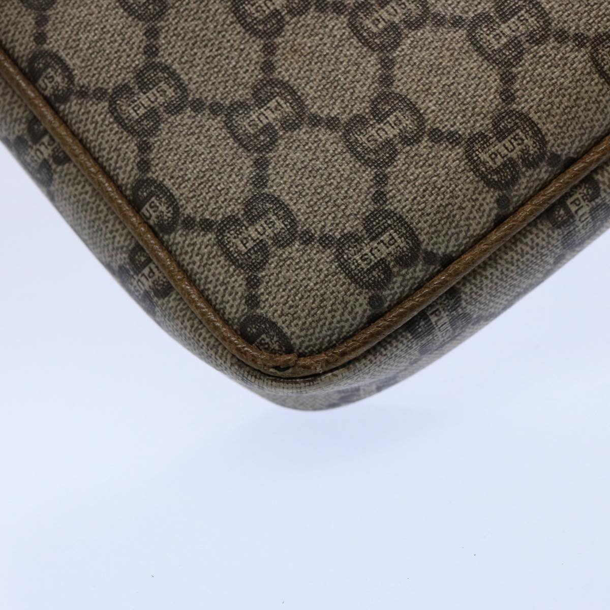 GUCCI GG Plus Supreme Clutch Bag PVC Leather Beige ki3866