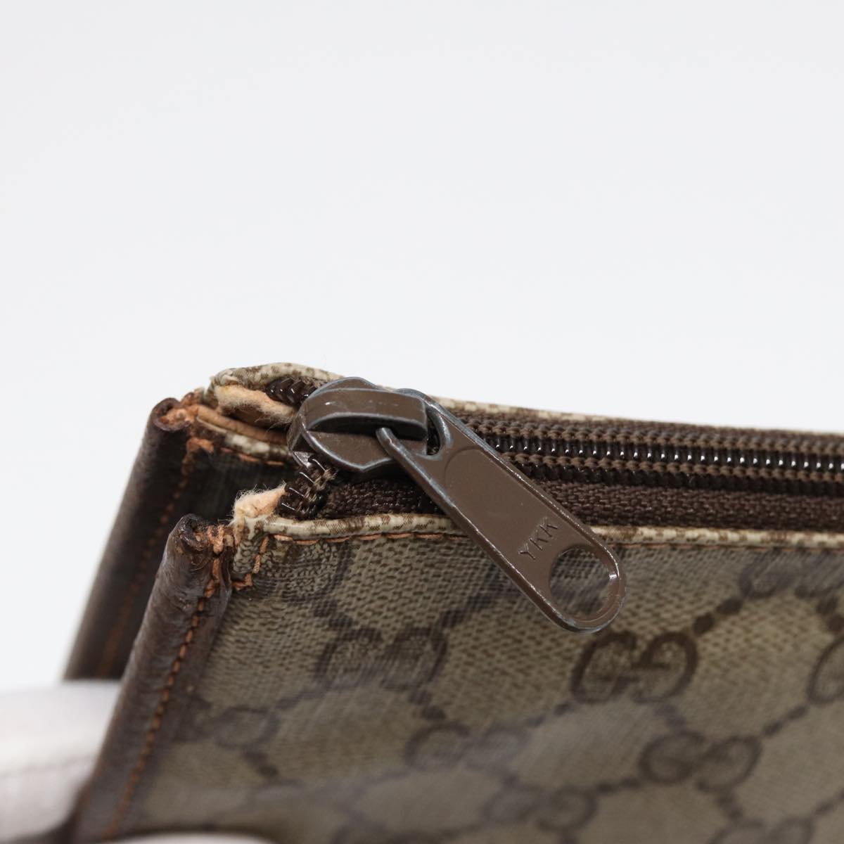 GUCCI GG Supreme Clutch Bag PVC Leather Beige Brown gold ki4750