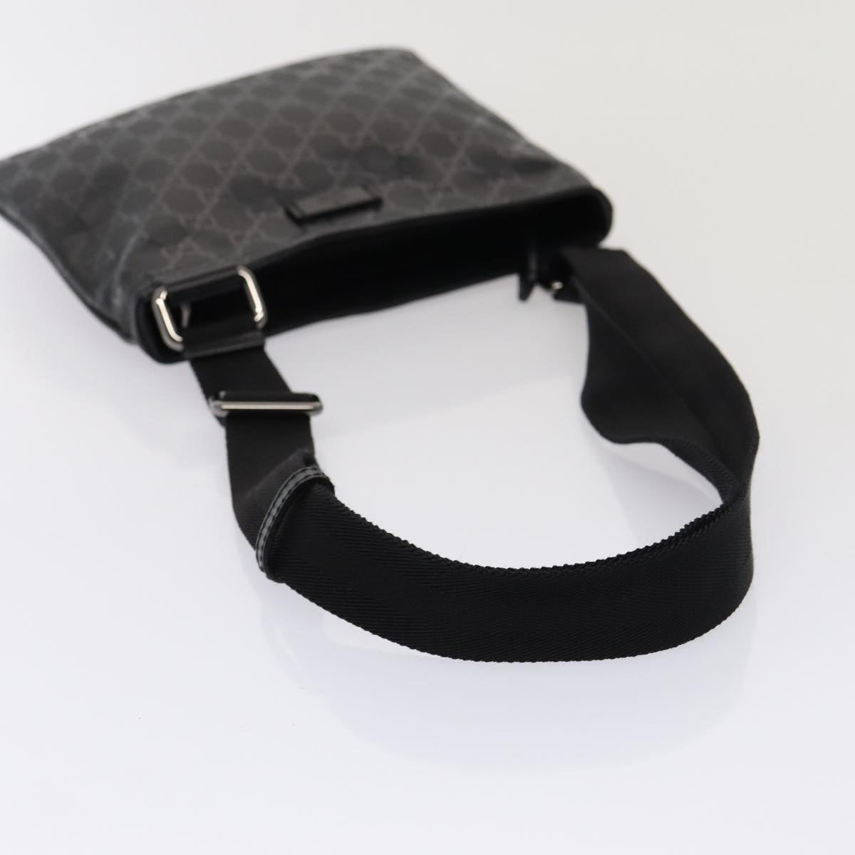 GUCCI GG implementation Shoulder Bag Silver Black 201538 ki4758A