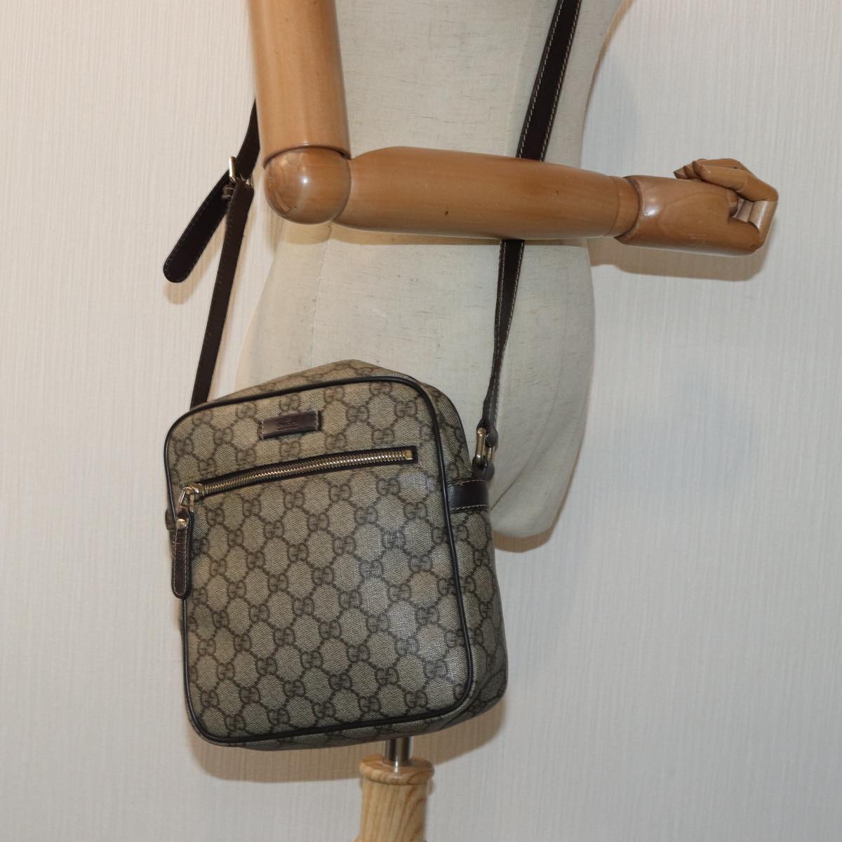 GUCCI GG Supreme Shoulder Bag PVC Leather Beige Brown gold 233268 ki4872