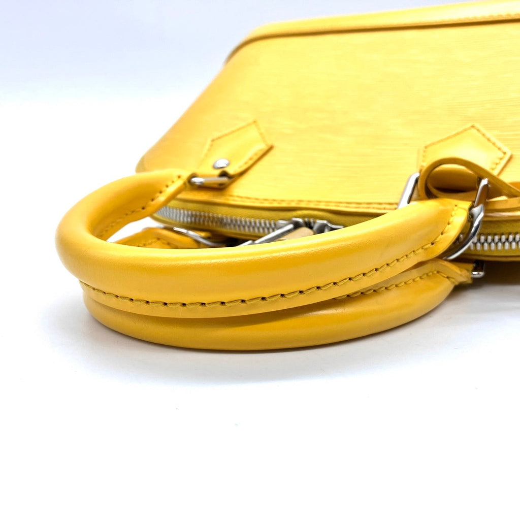 LOUIS VUITTON Epi alma BB