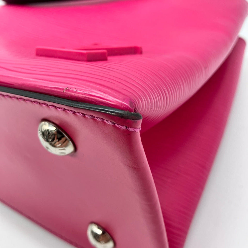 LOUIS VUITTON Epi Kleber PM