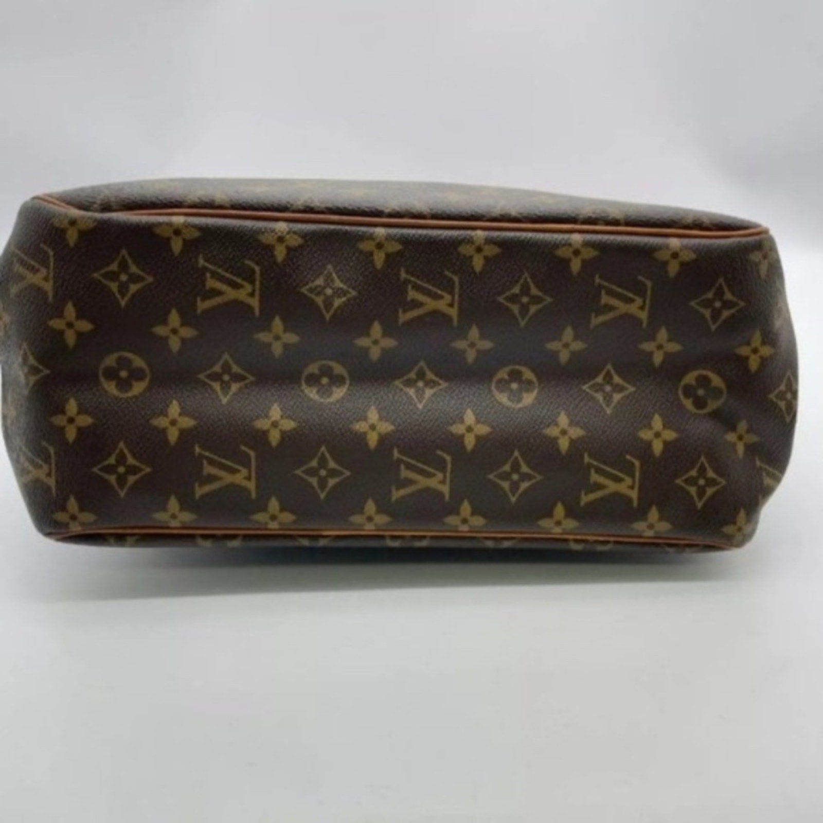 Louis Vuitton Batignolles Vertical Shoulder Bag