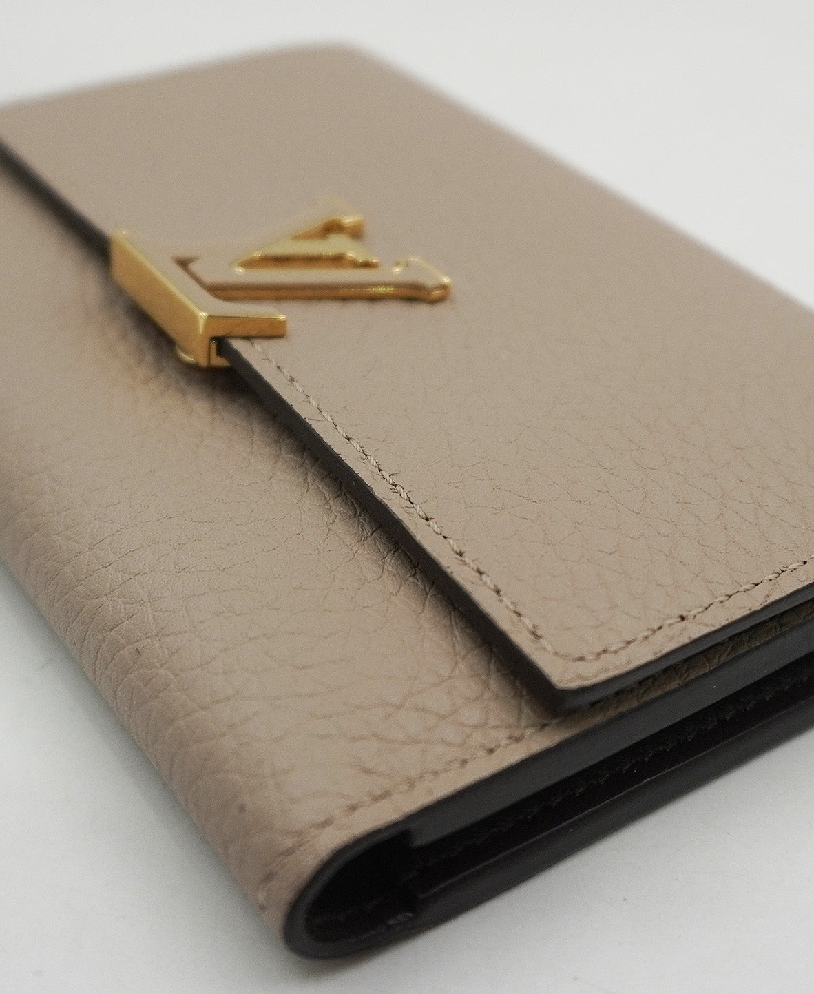 Capucines Compact Wallet in Taurillon Leather Cream