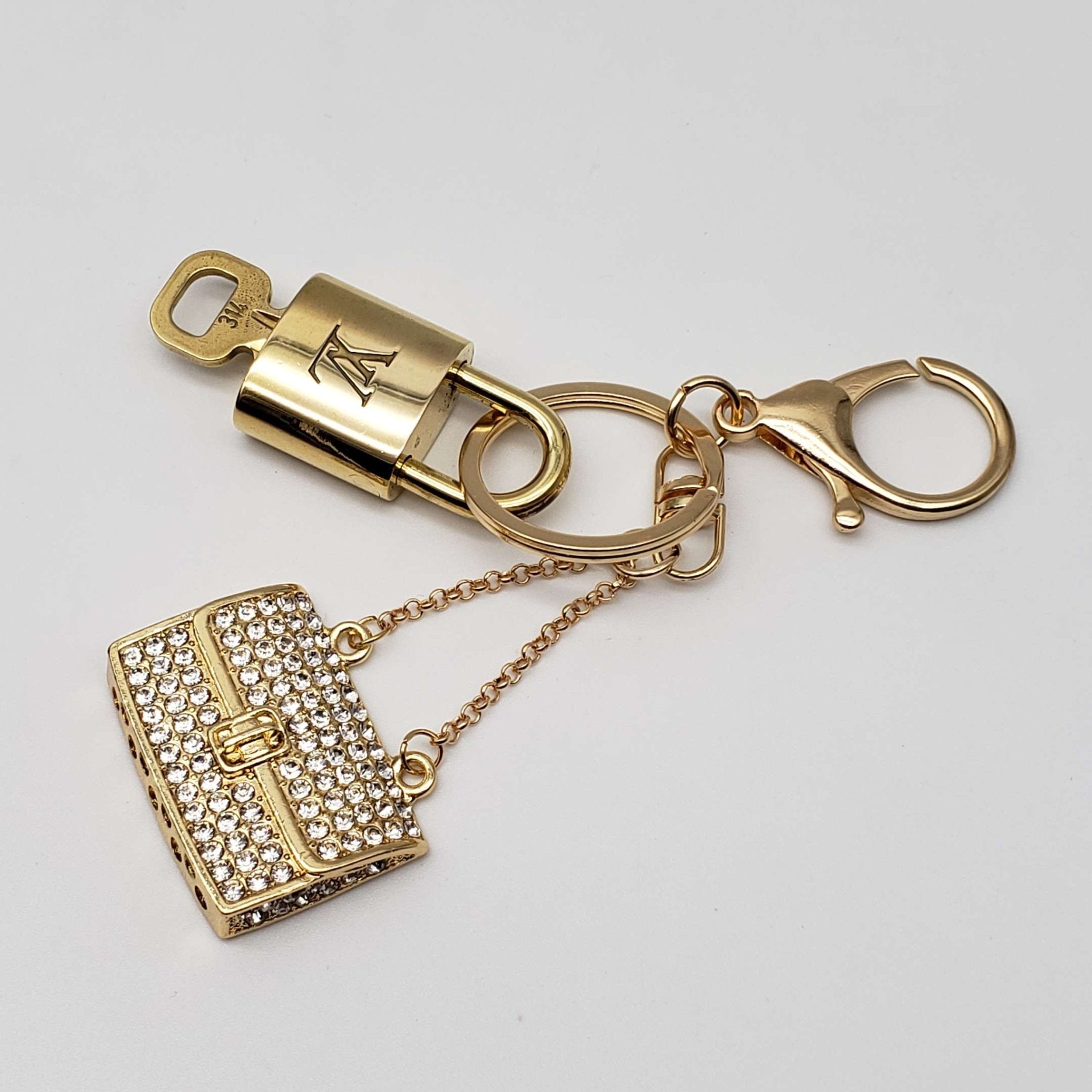 100%  Louis Vuitton Lock and Key with Unbranded Keychain, Keycharm, Bagcharm