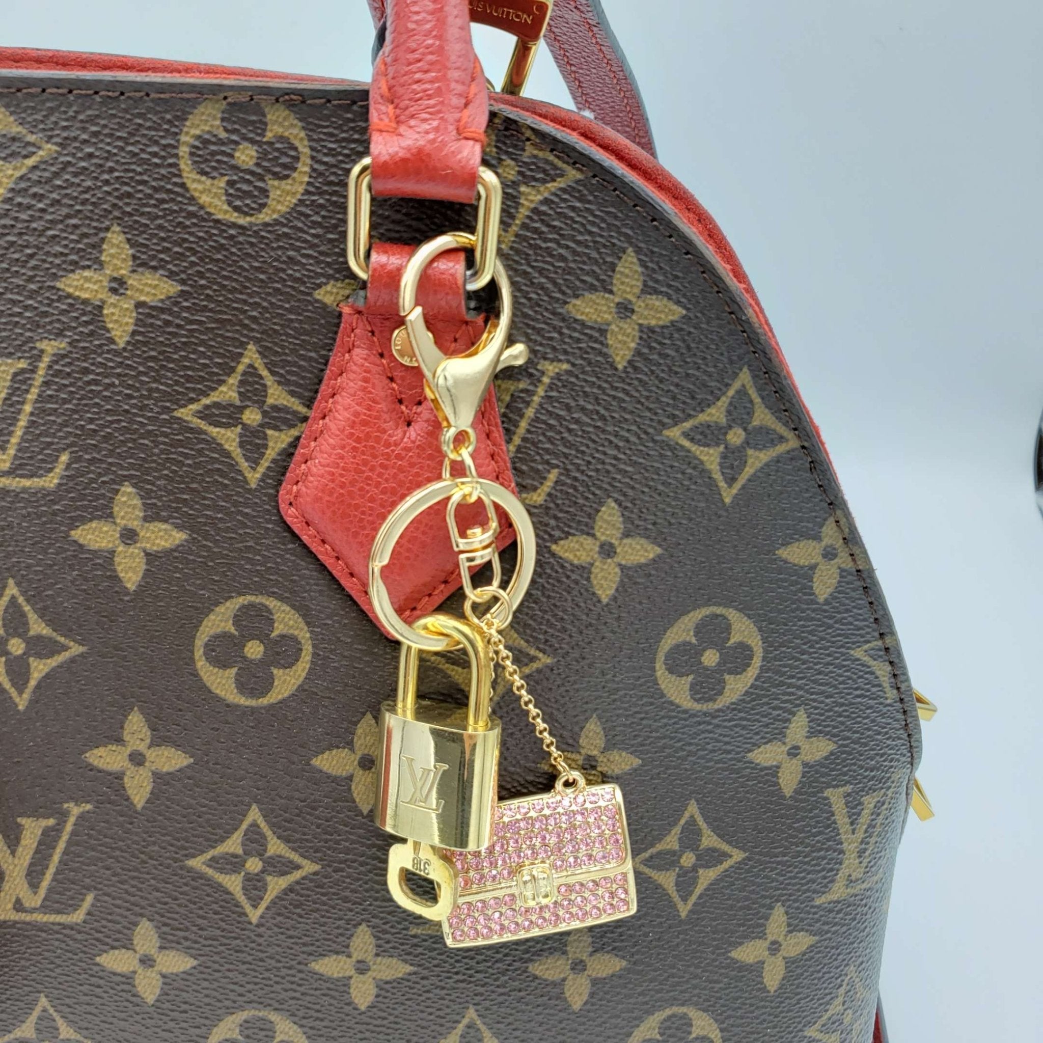 100%  Louis Vuitton Lock and Key with Unbranded Keychain, Keycharm, Bagcharm