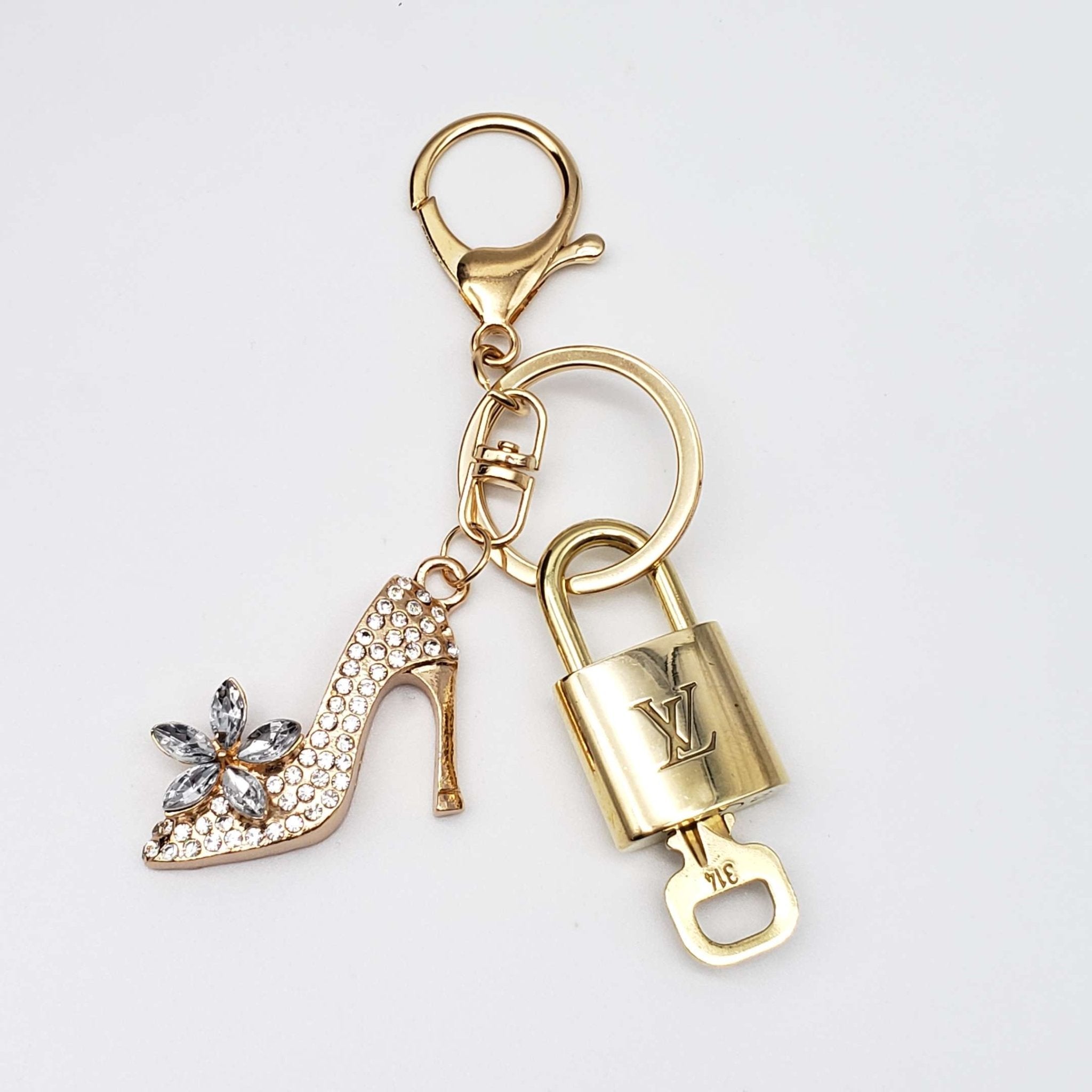 100%  Louis Vuitton Lock and Key with Unbranded Keychain, Keycharm, Bagcharm