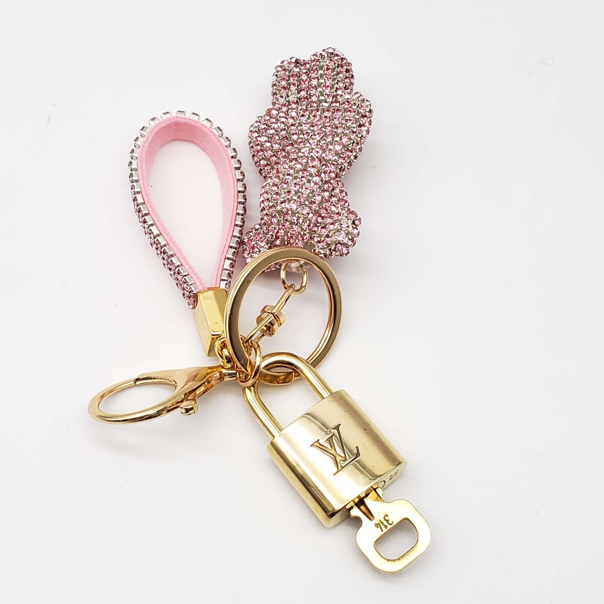 Lo100%  Louis Vuitton Lock and Key with Unbranded Keychain, Keycharm, Bagcharm