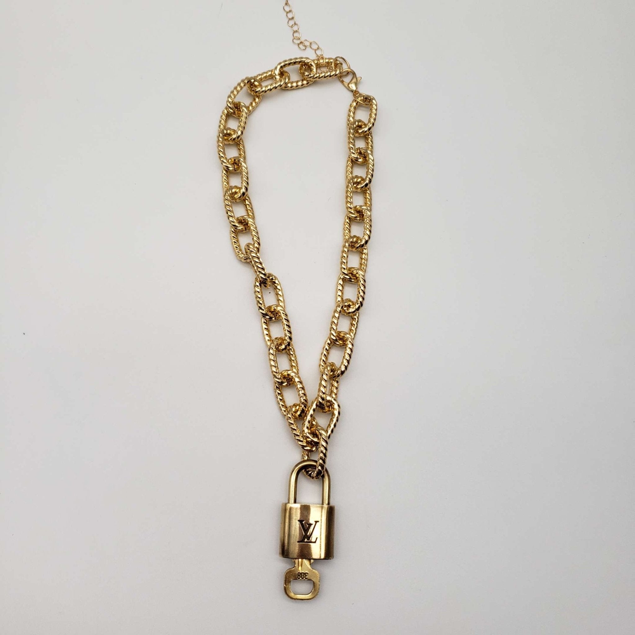 100%  Louis Vuitton Lock and Key with Unbranded Chain Necklace