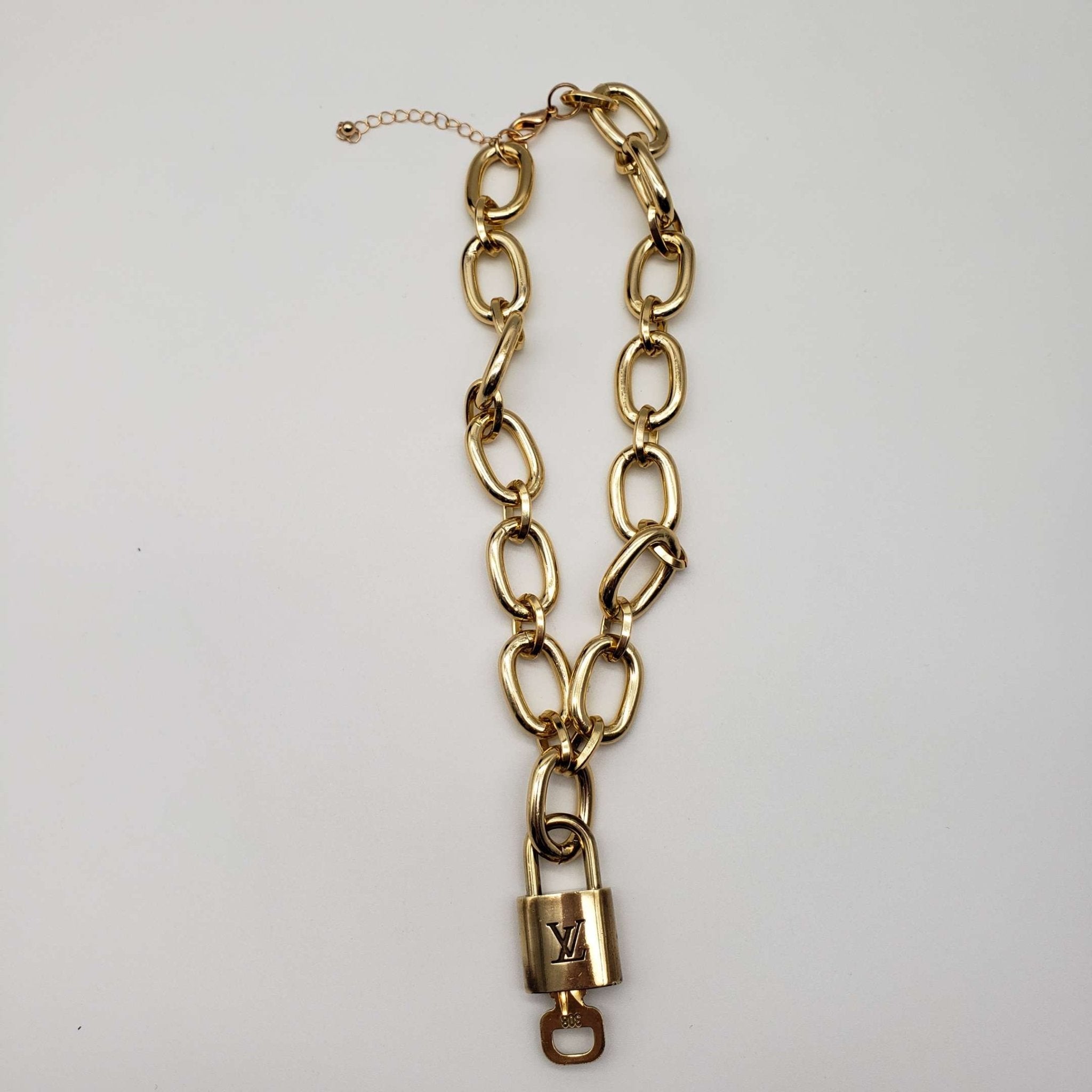 100%  Louis Vuitton Lock and Key with Unbranded Chain Necklace