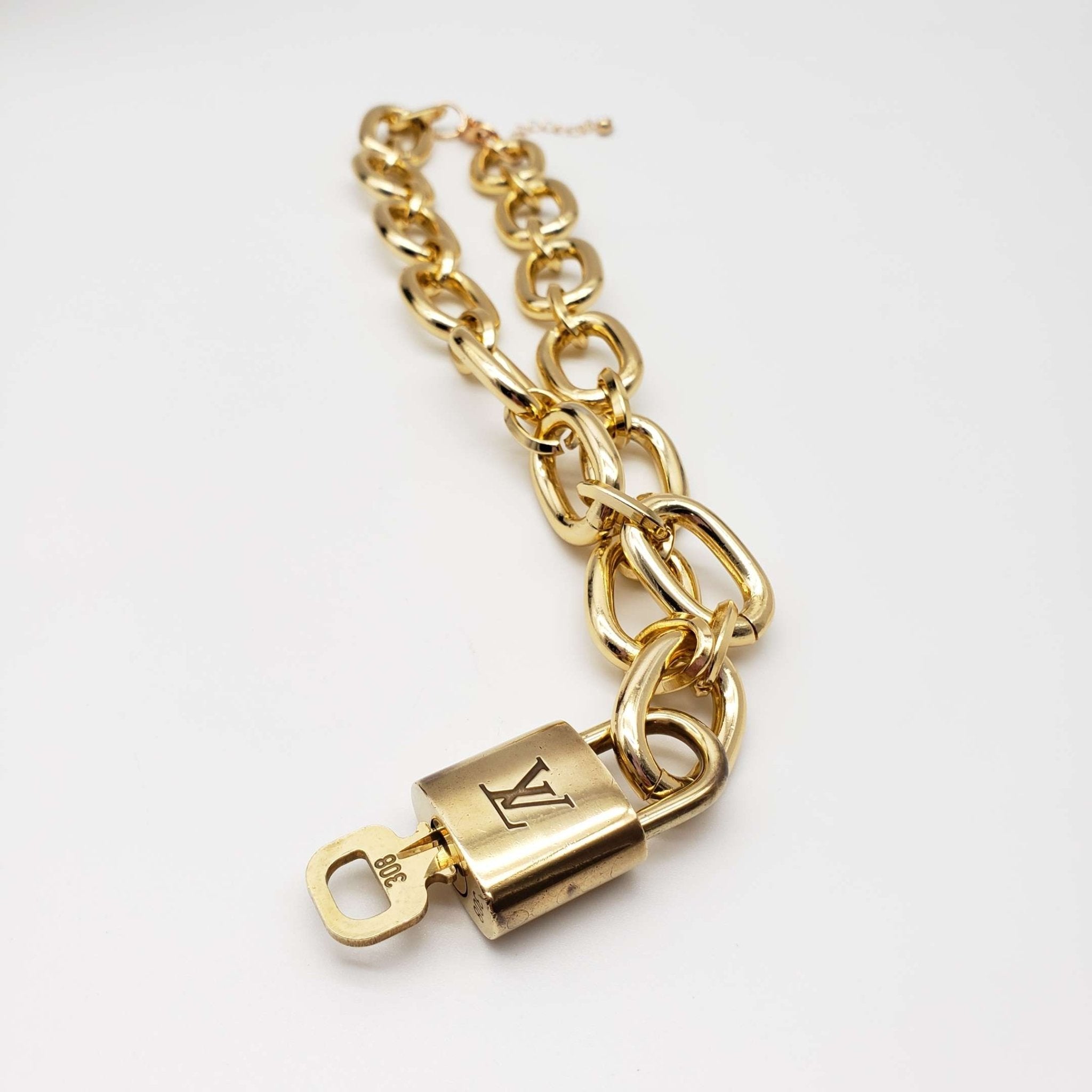 100%  Louis Vuitton Lock and Key with Unbranded Chain Necklace