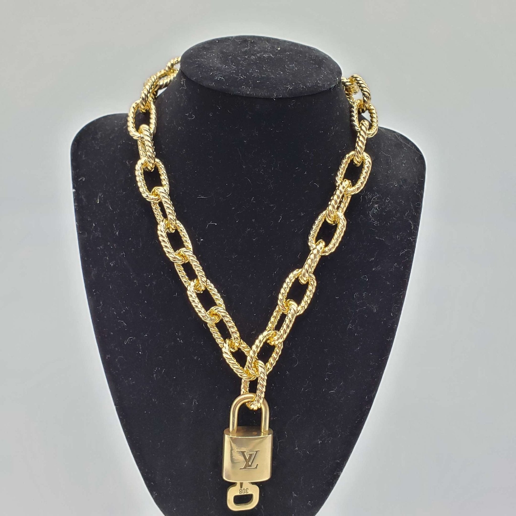 100%  Louis Vuitton Lock and Key with Unbranded Chain Necklace