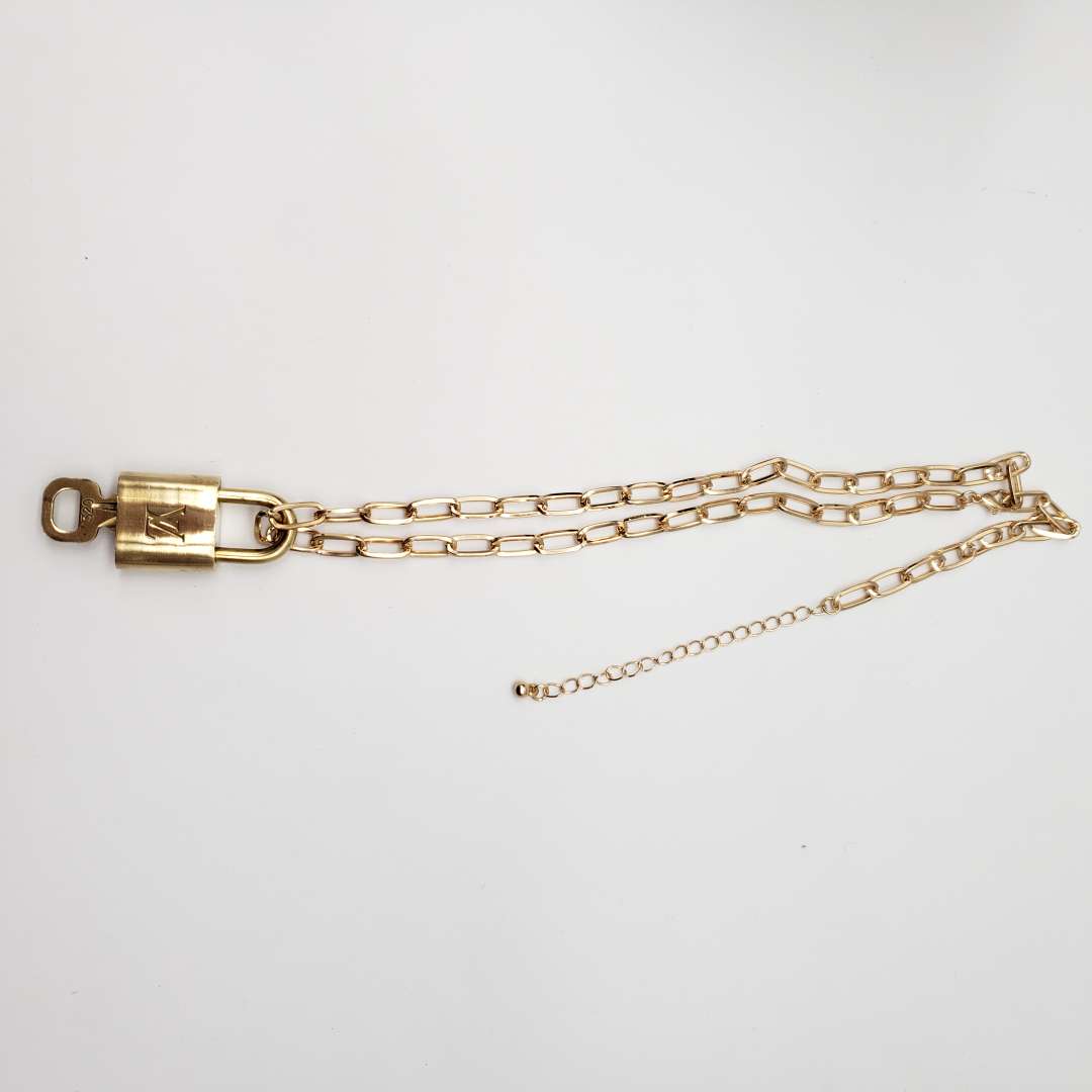 100%  Louis Vuitton Lock and Key with Unbranded Chain Necklace