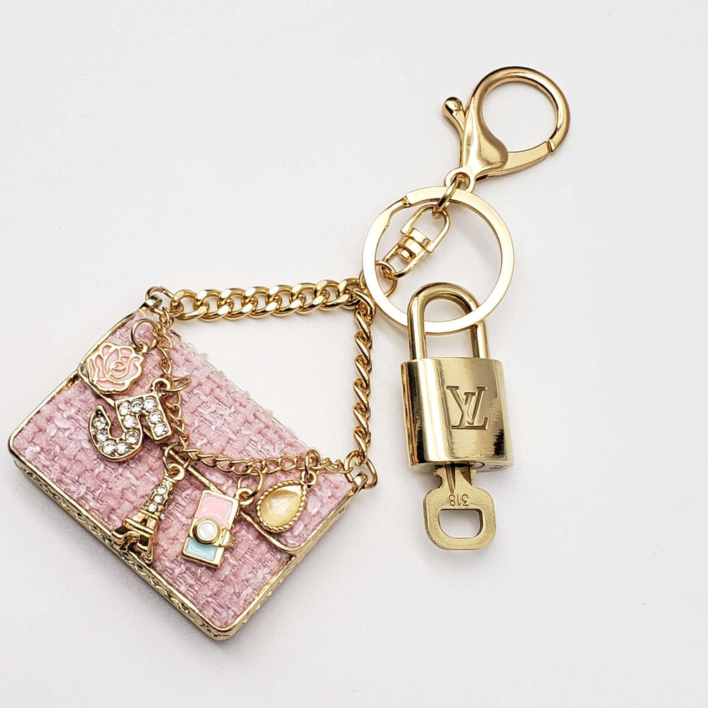 100%  Louis Vuitton Lock and Key with Unbranded Keychain, Keycharm, Bagcharm