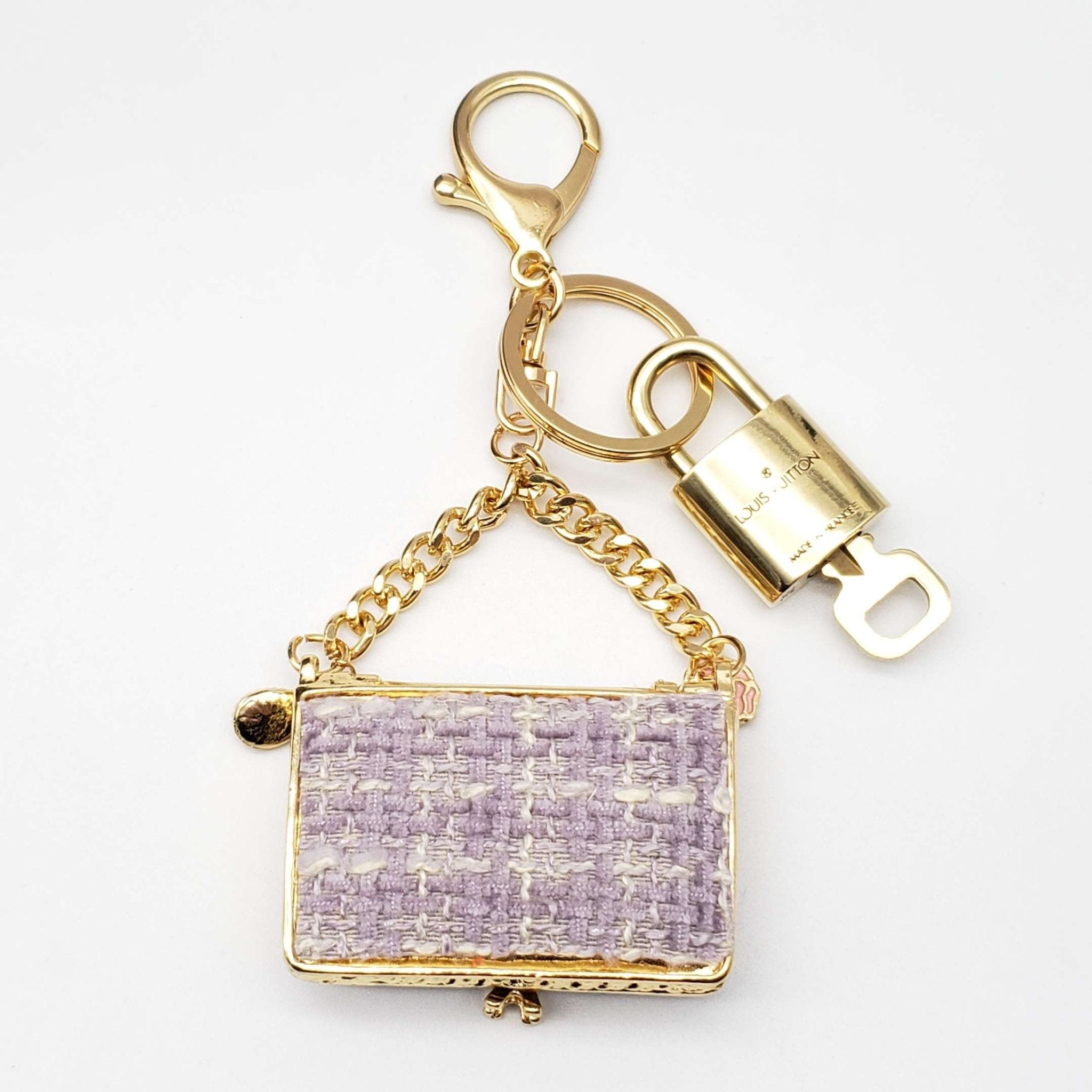 100%  Louis Vuitton Lock and Key with Unbranded Keychain, Keycharm, Bagcharm