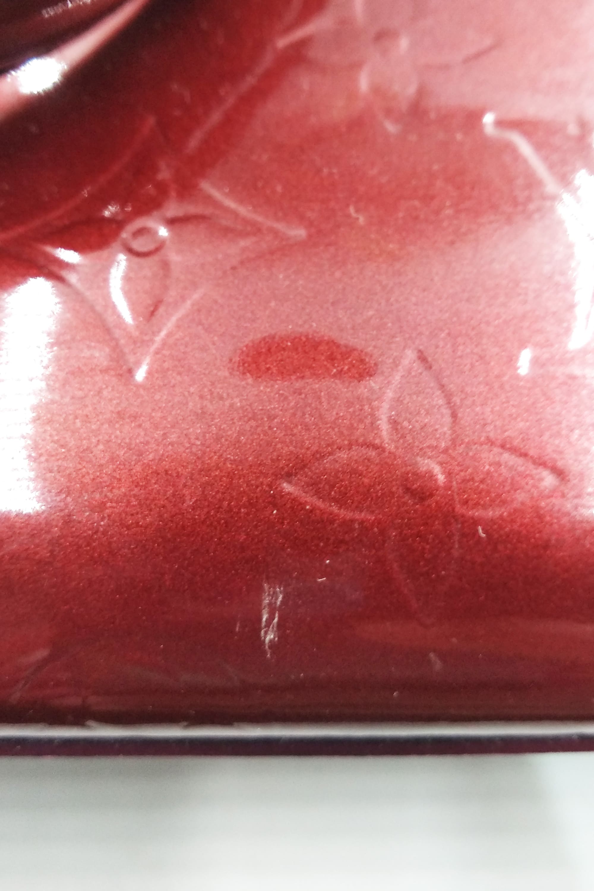 Monogram Vernis Wilshire MM Maroon