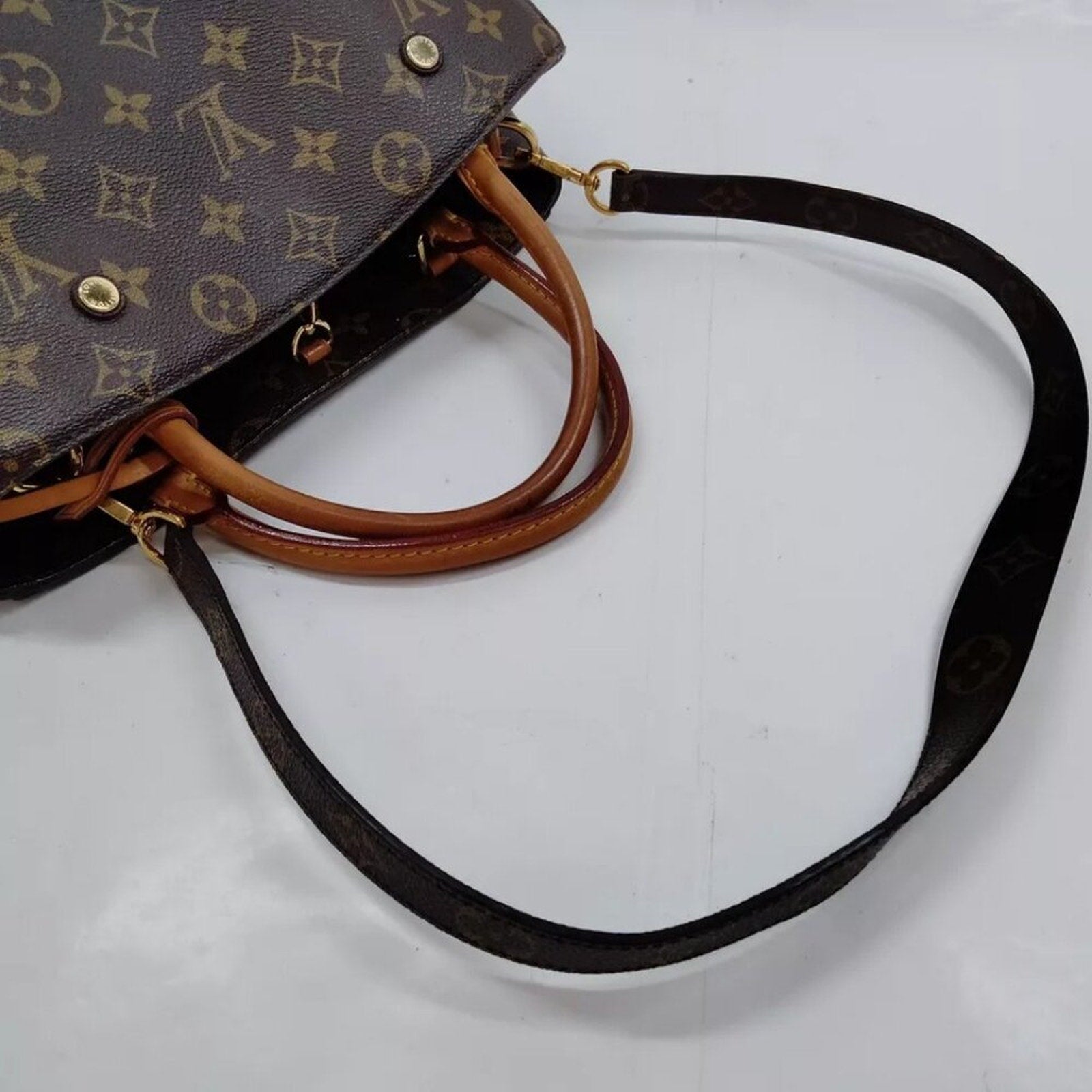 Louis Vuitton Montaigne MM Brown Monogram Hand Bag