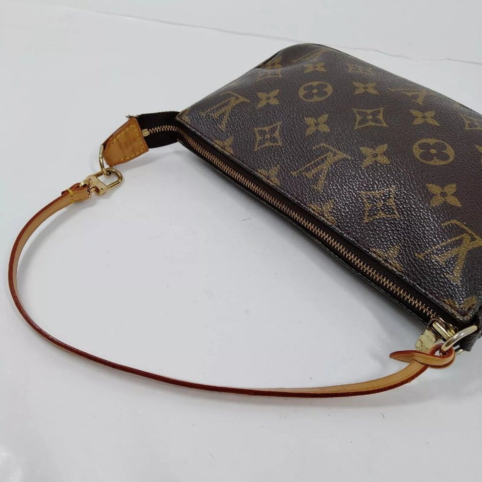Louis Vuitton Pochette Accessories Shoulder Bag