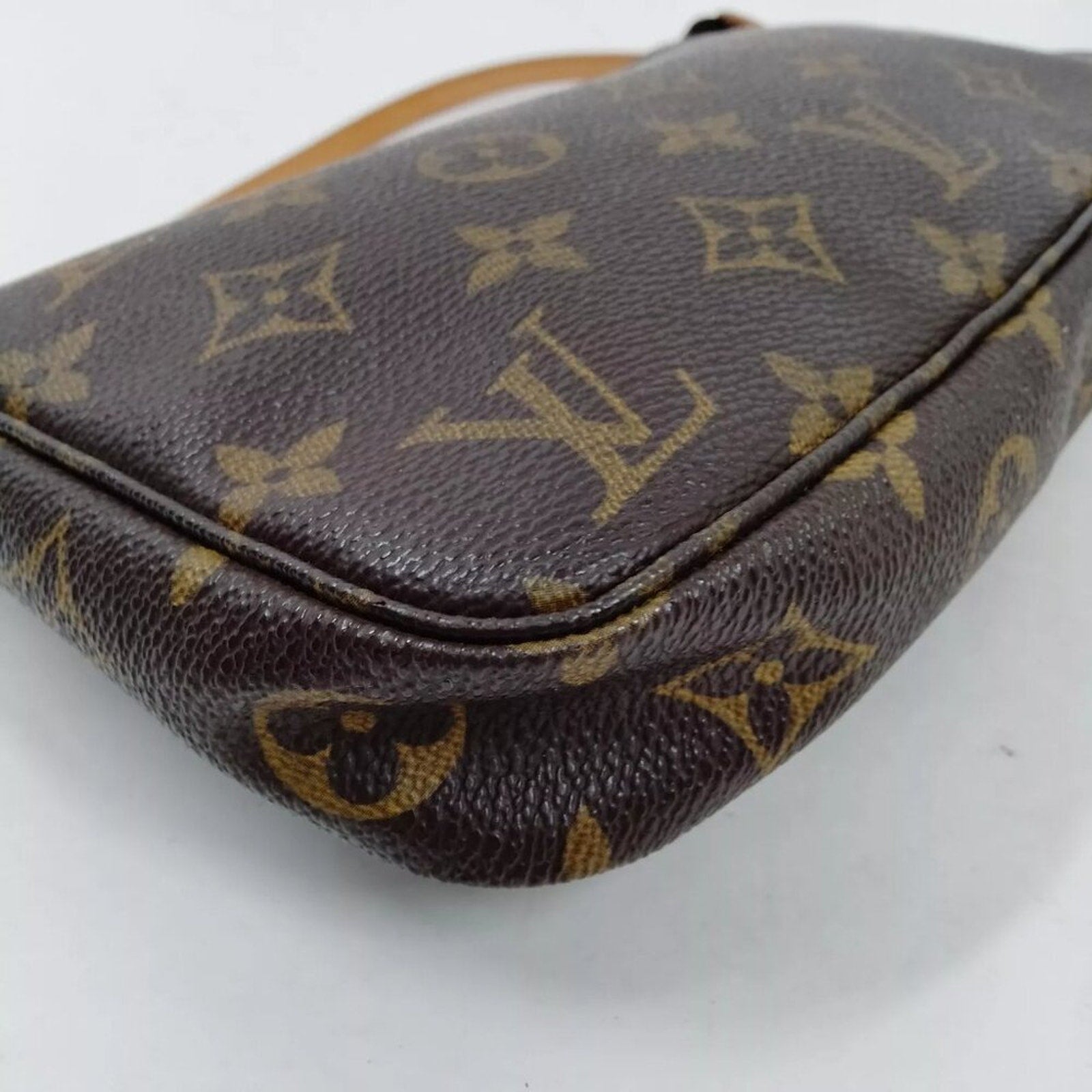 Louis Vuitton Pochette Accessories Shoulder Bag