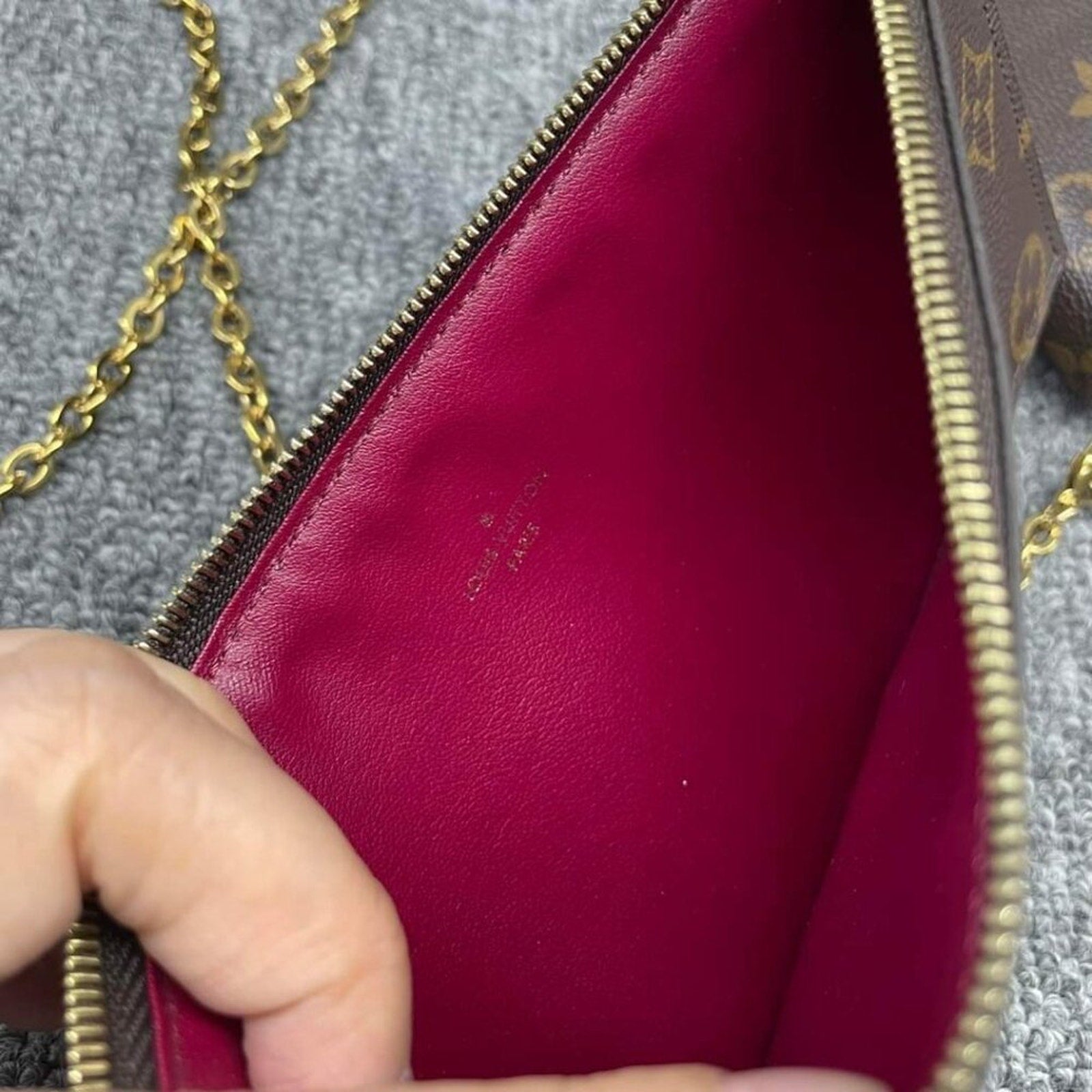 Louis Vuitton Pochette Felice W/Pouch Monogram Leather Bag