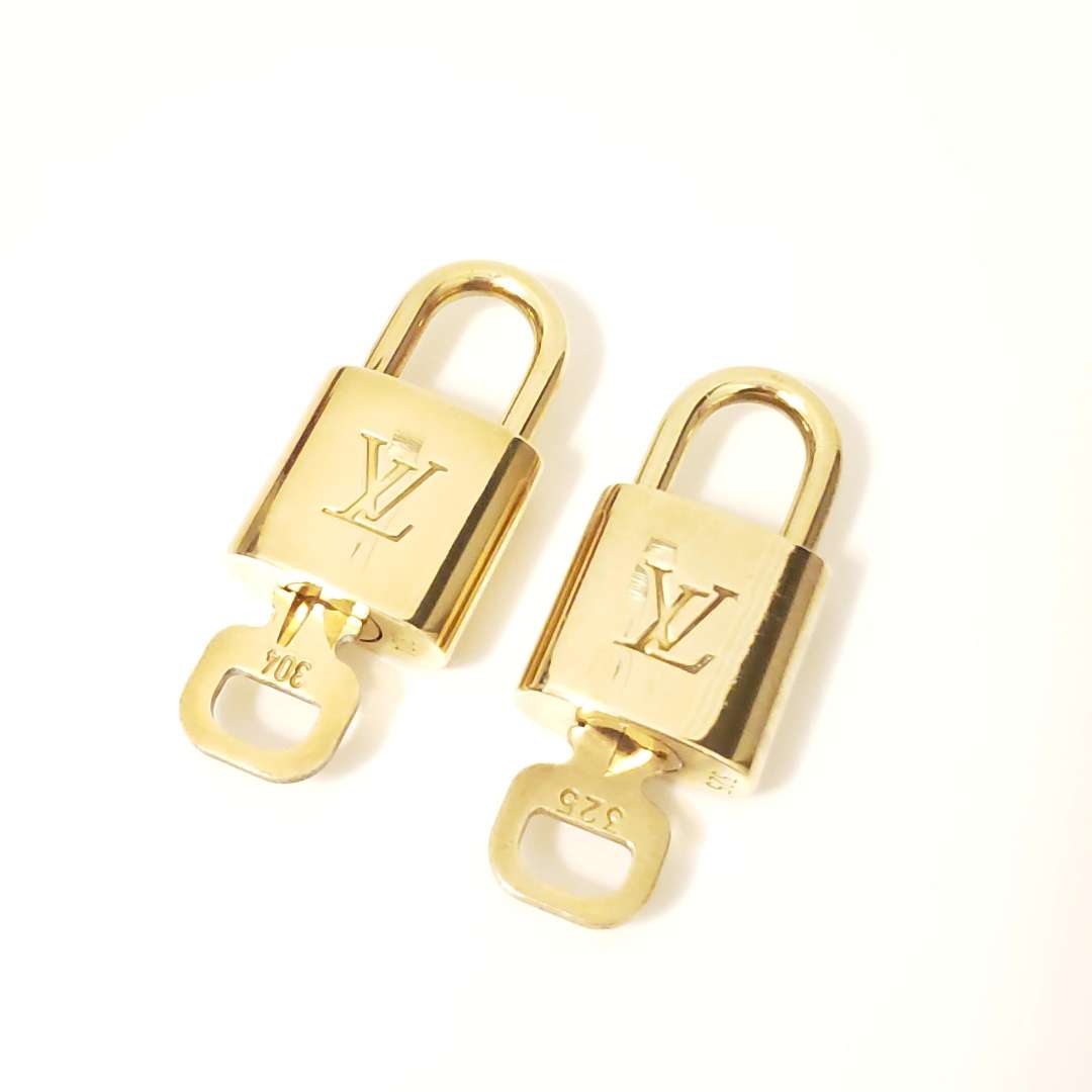 Louis Vuitton Shiny Gold 2 Locks and Keys
