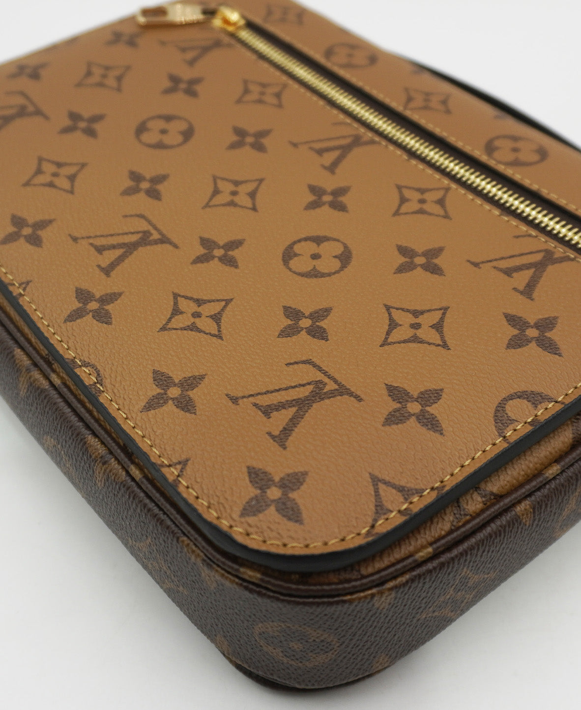 Monogram Reverse Canvas Pochette Metis Brown