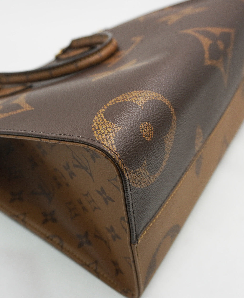 Reverse Monogram Onthego MM Brown
