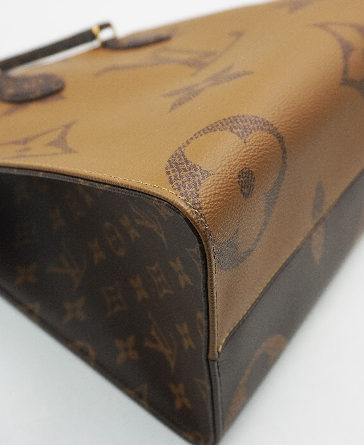 Reverse Monogram Onthego MM Brown