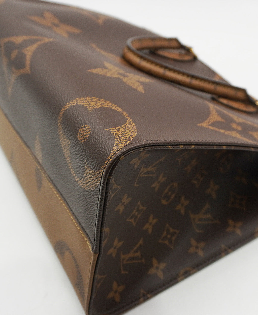 Reverse Monogram Onthego MM Brown