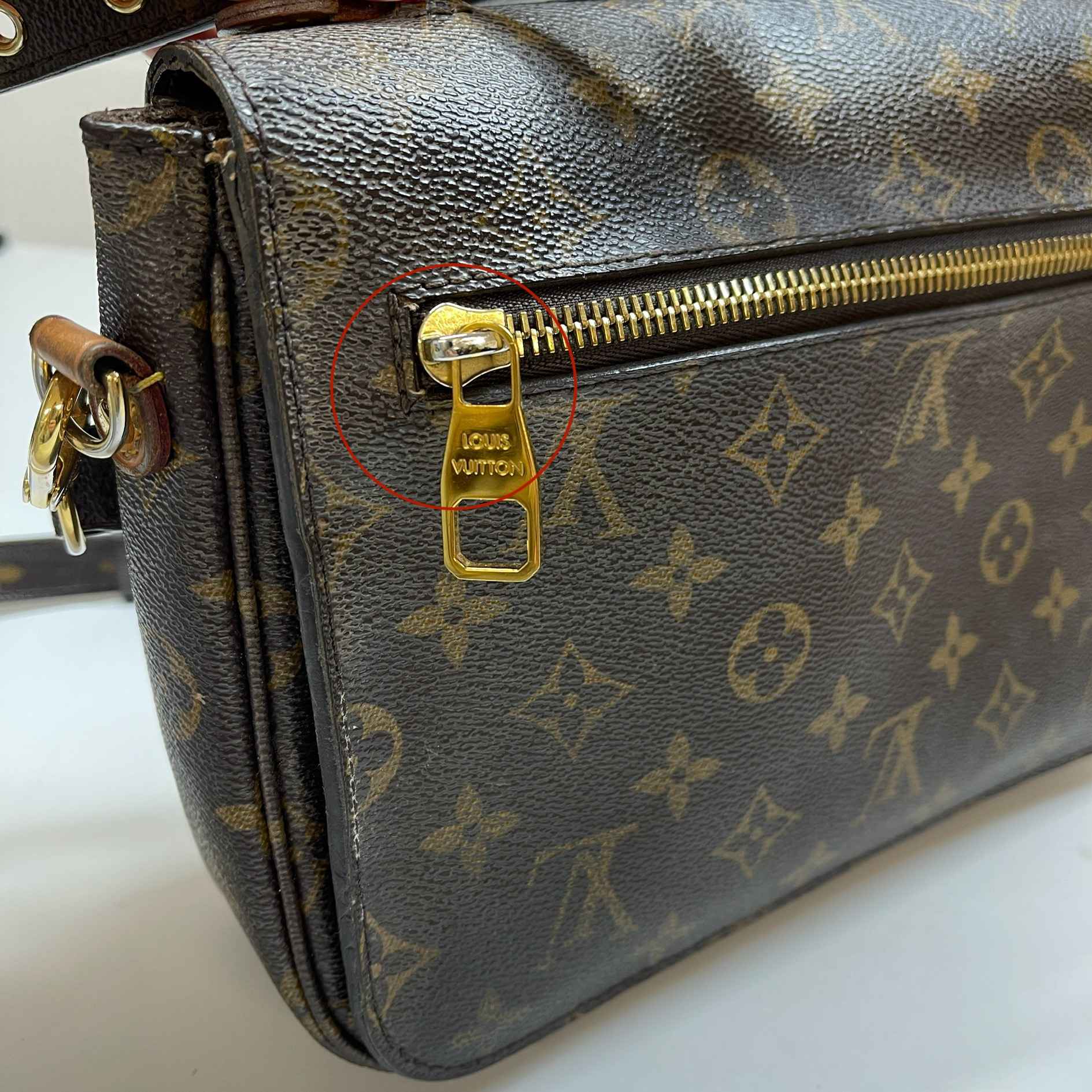 Women's Metis Monogram Bag Brown