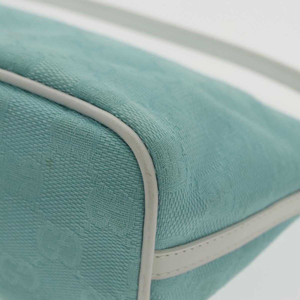 GUCCI GG Canvas Accessory Pouch Light Blue Gold mr670