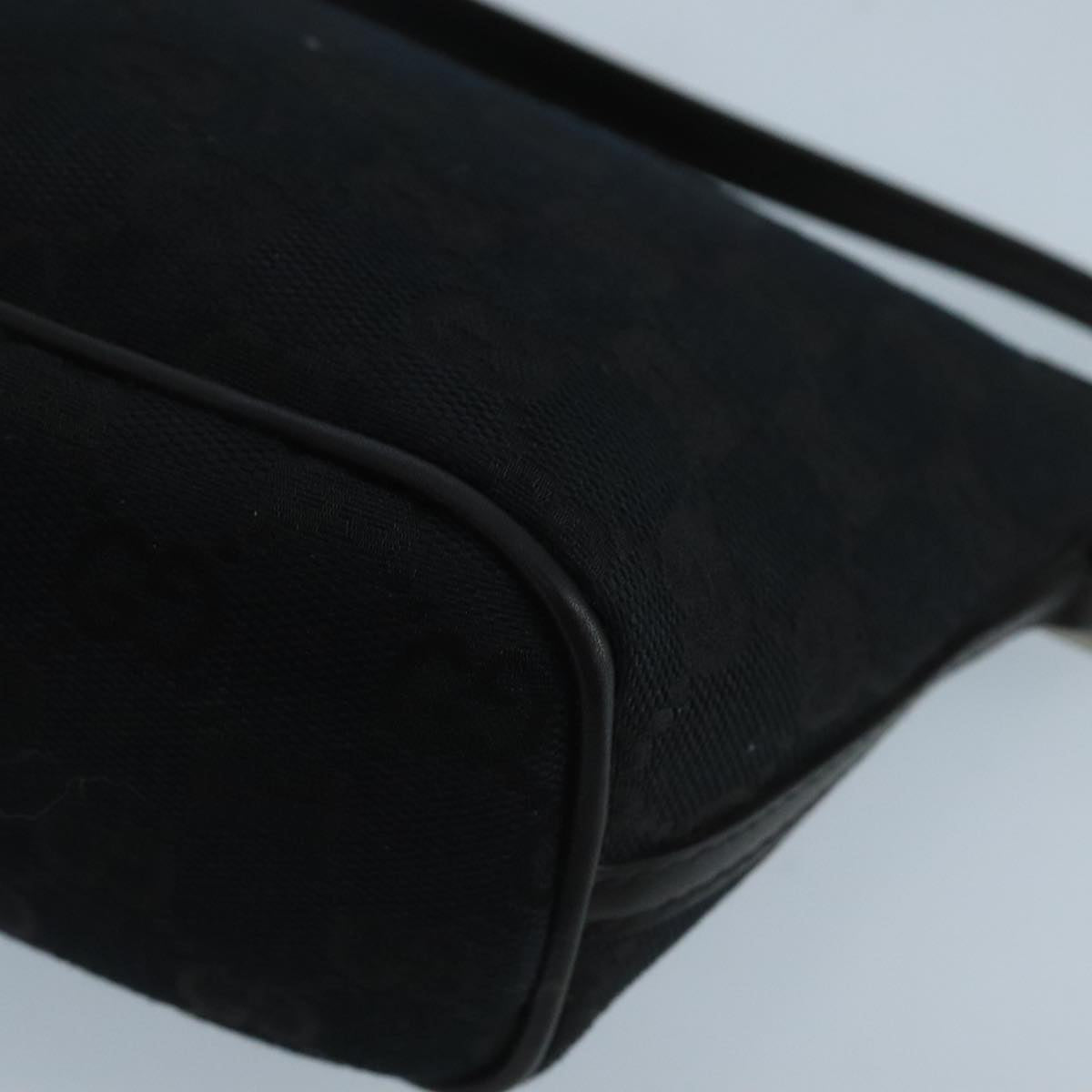 GUCCI GG Canvas Accessory Pouch Black mr675