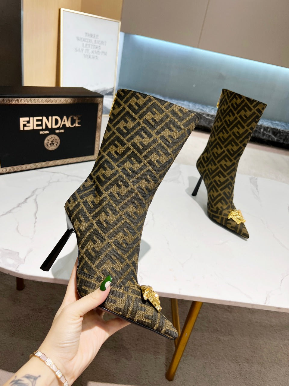 Luxury Shoes - FED - 393