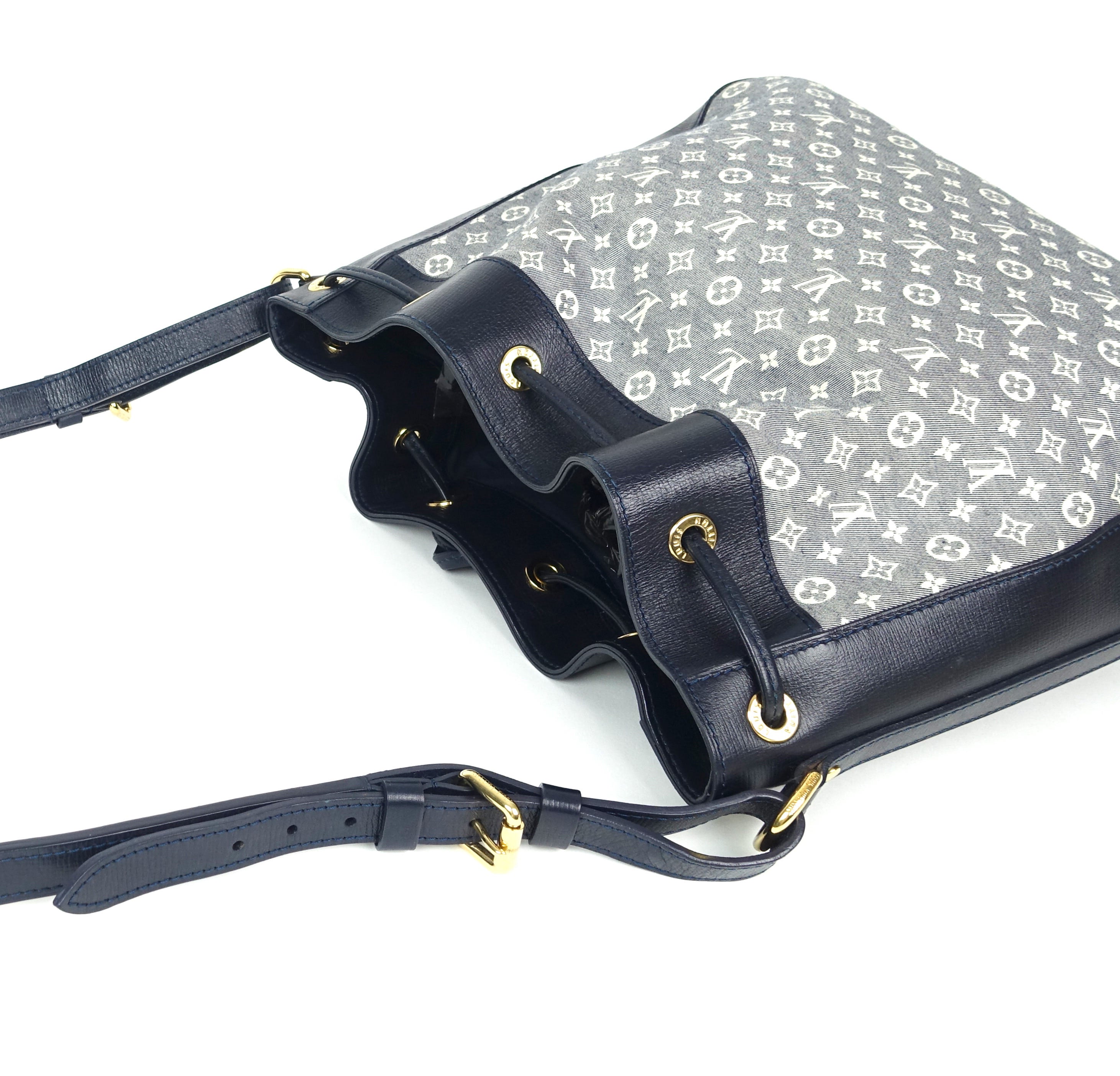 Louis Vuitto Noe PM Shoulder Bag - 2012 Idylle Collection