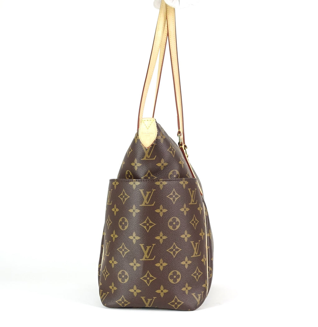 Louis Vuitto Totally MM Monogram Canvas Shoulder Bag