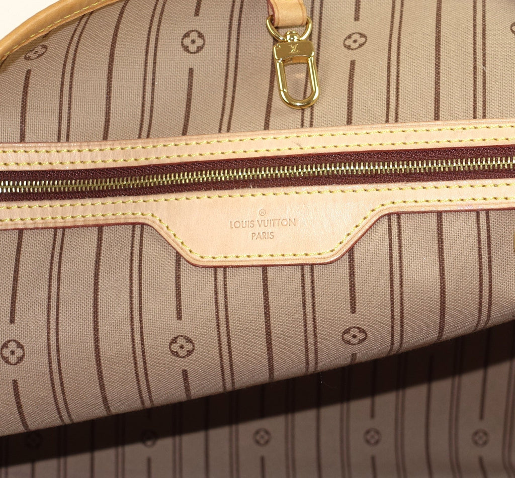 Louis Vuitto Delightful MM Monogram Canvas Shoulder Bag