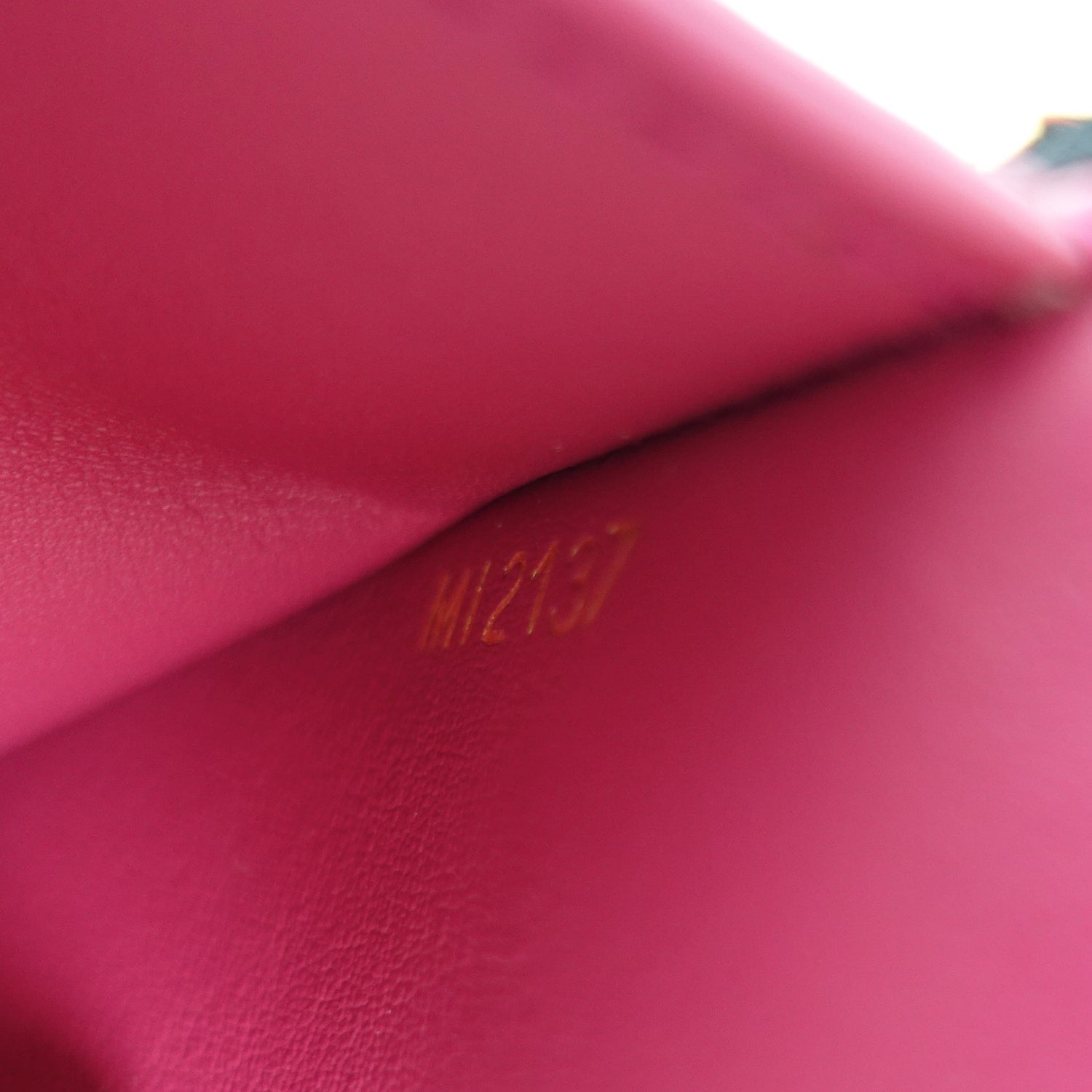 Louis Vuitto Taurillon Capucines Calfskin Leather Wallet