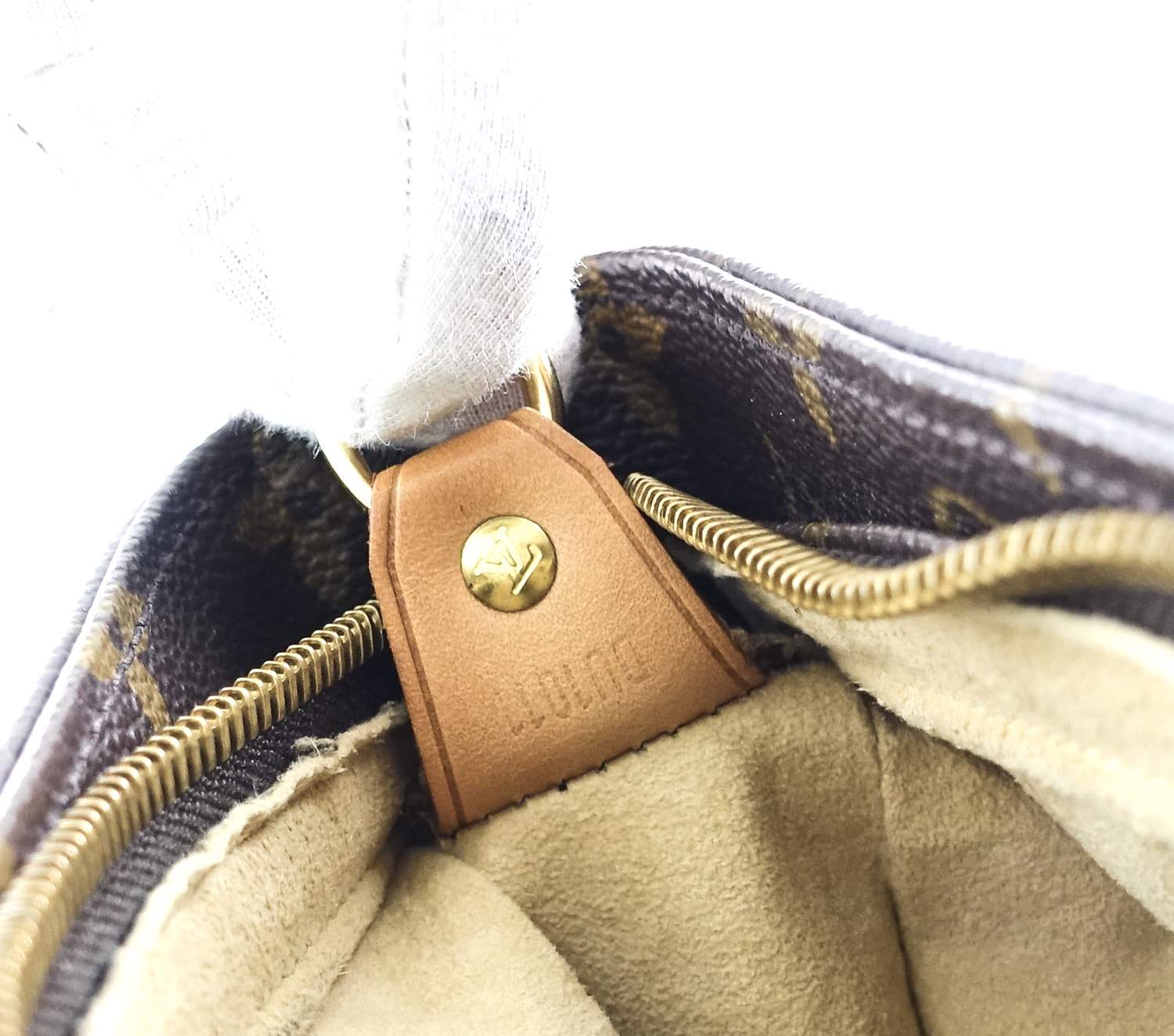 Louis Vuitto Looping GM Monogram Canvas Handbag