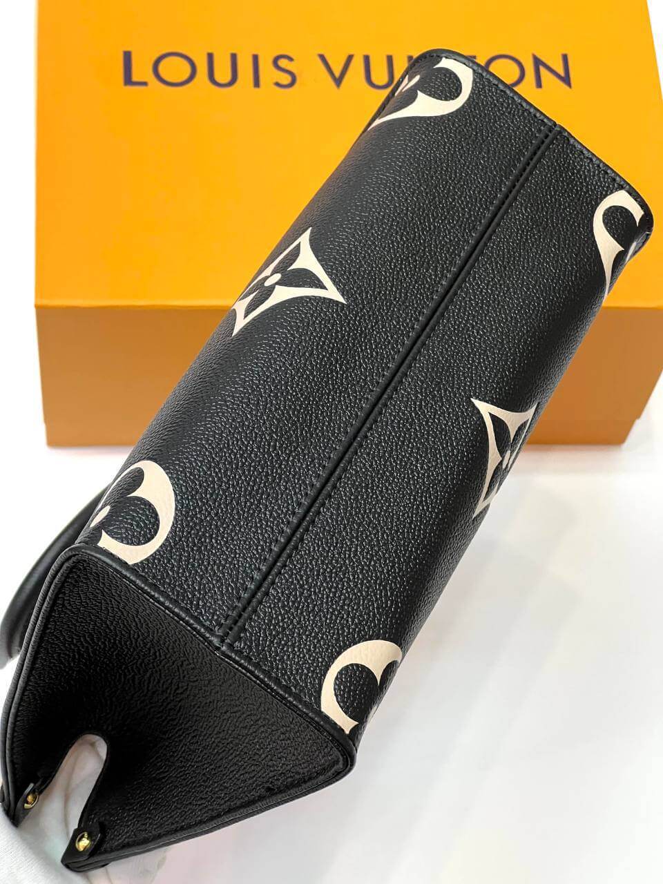 Louis Vuitton ONTHEGO PM