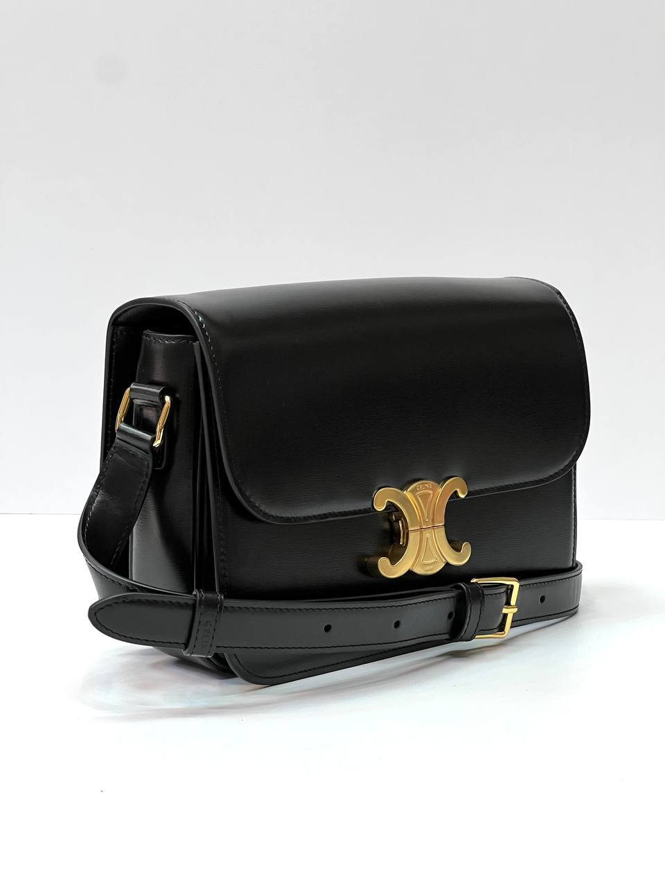CELINE CLASSIQUE TRIOMPHE BAG IN SHINY CALFSKIN BLACK