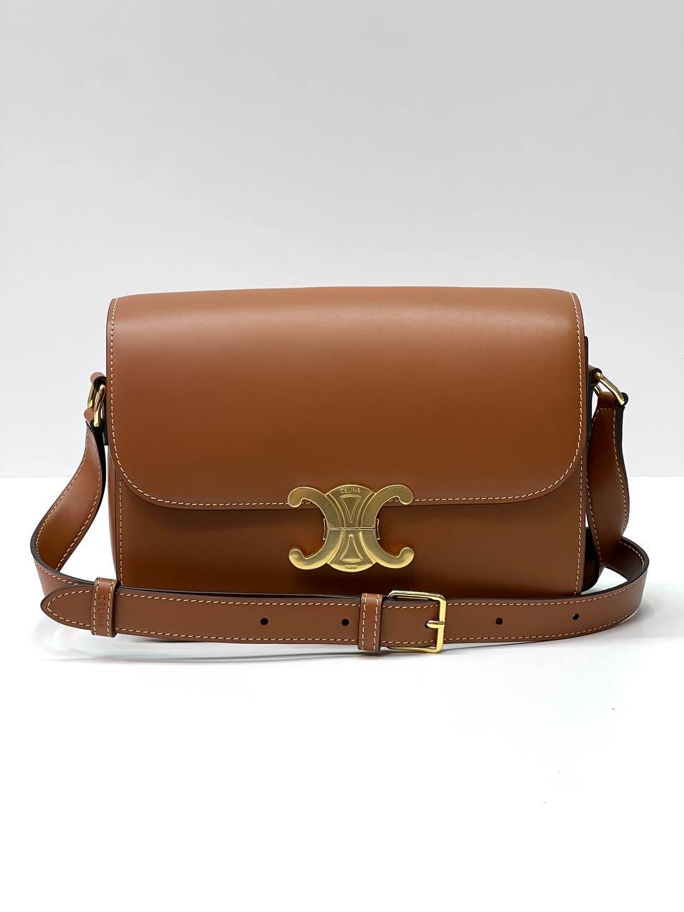 CELINE CLASSIQUE TRIOMPHE BAG IN SHINY CALFSKIN TAN