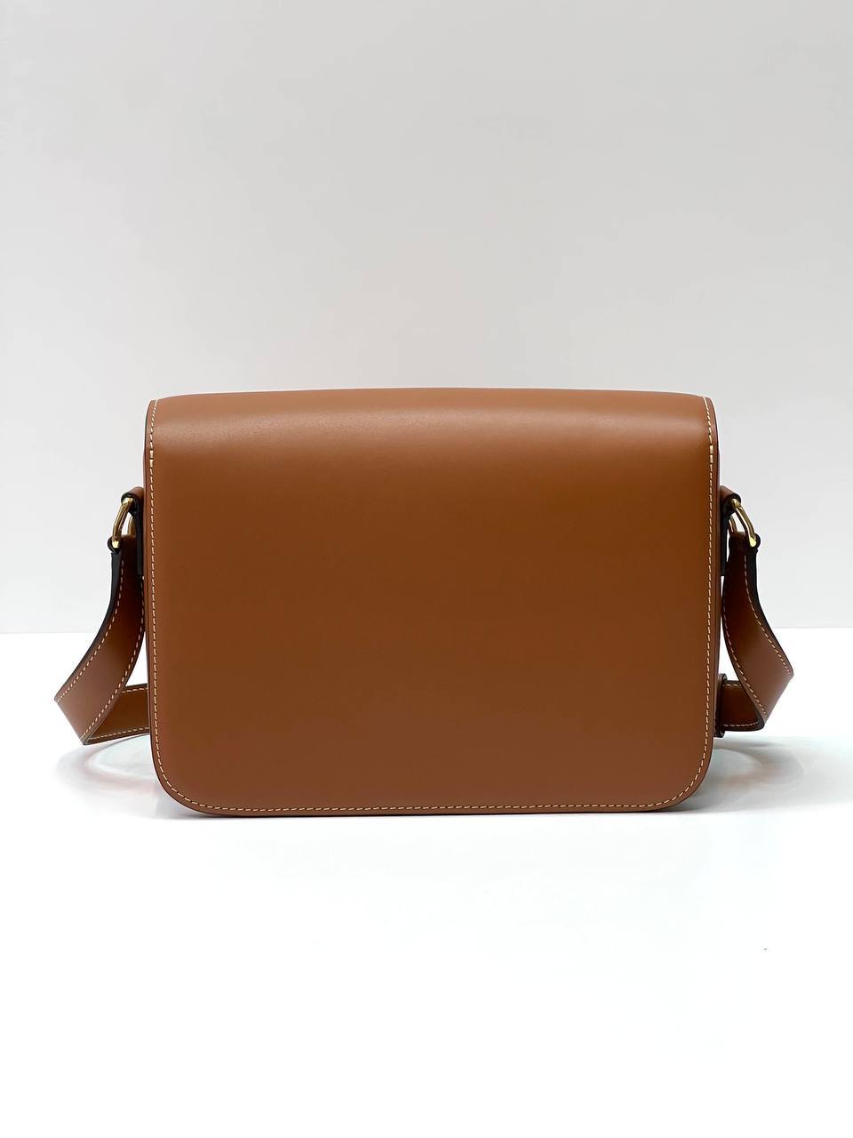CELINE CLASSIQUE TRIOMPHE BAG IN SHINY CALFSKIN TAN