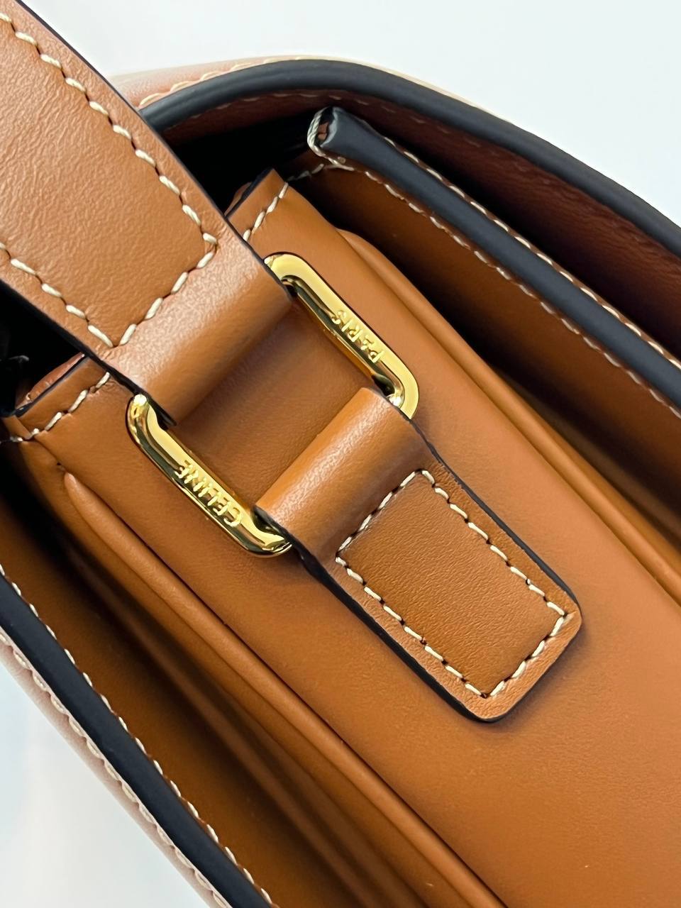CELINE CLASSIQUE TRIOMPHE BAG IN SHINY CALFSKIN TAN