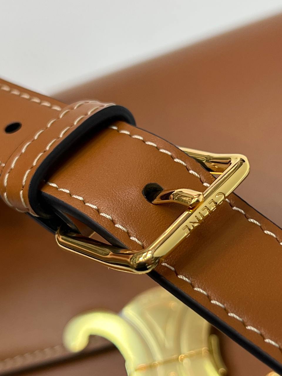 CELINE CLASSIQUE TRIOMPHE BAG IN SHINY CALFSKIN TAN
