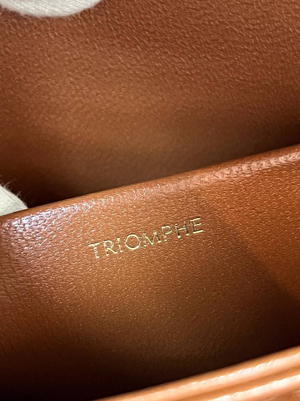 CELINE CLASSIQUE TRIOMPHE BAG IN SHINY CALFSKIN TAN