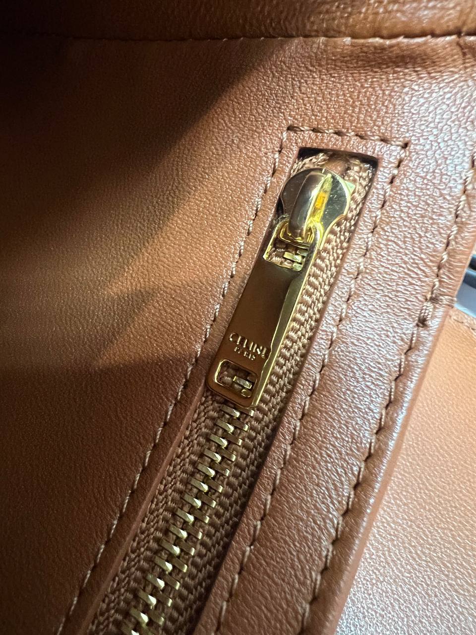 CELINE CLASSIQUE TRIOMPHE BAG IN SHINY CALFSKIN TAN