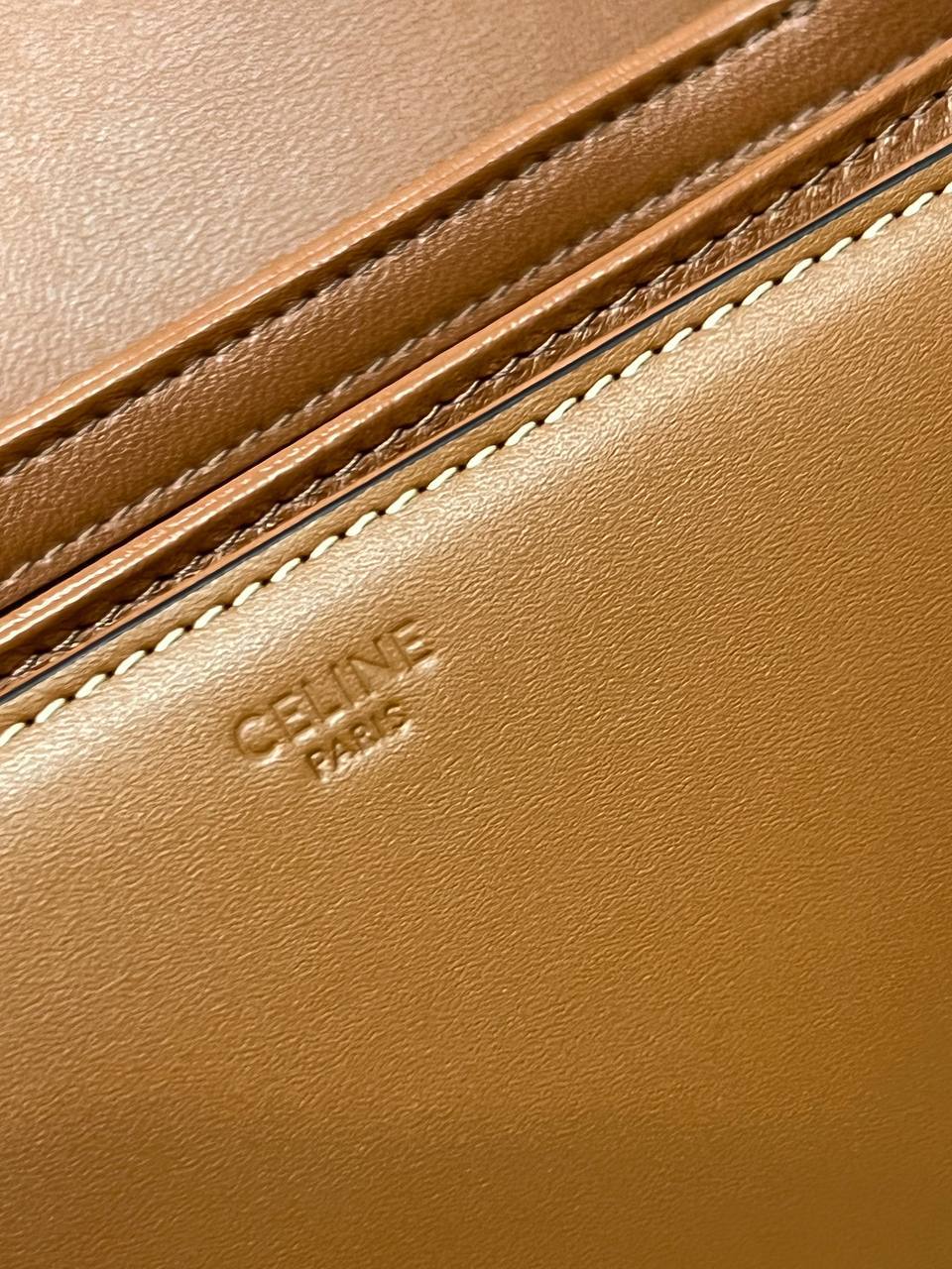 CELINE CLASSIQUE TRIOMPHE BAG IN SHINY CALFSKIN TAN