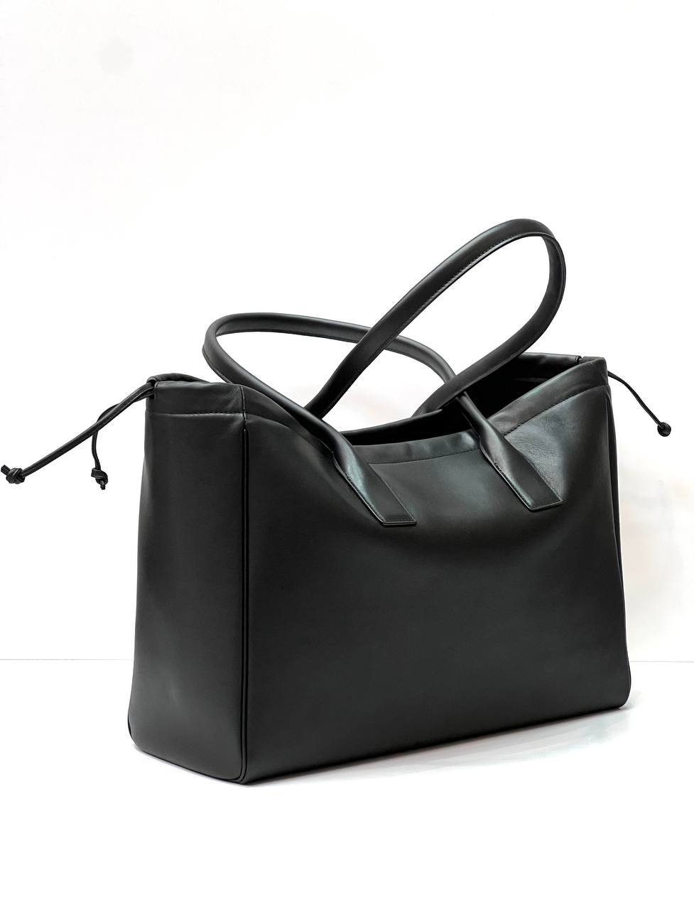 CELINE CABAS DRAWSTRING CUIR TRIOMPHE IN SMOOTH CALFSKIN black