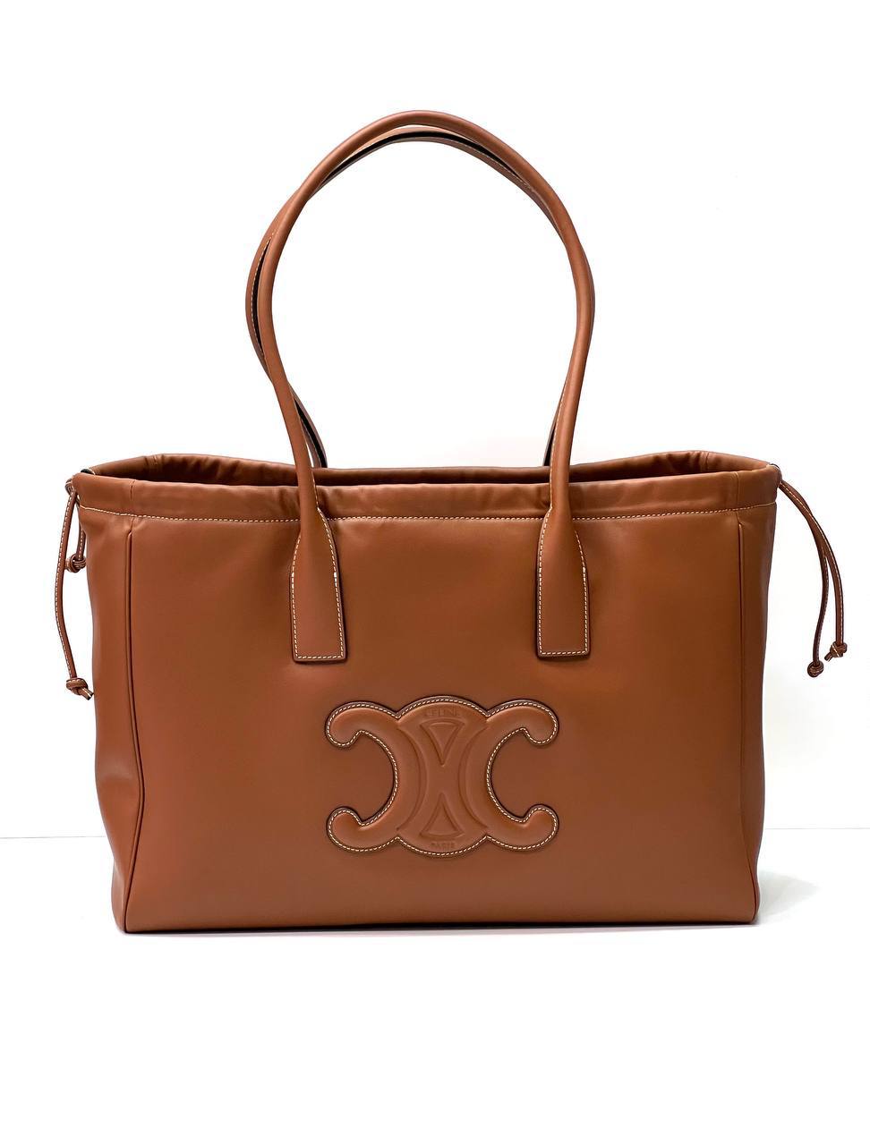 CELINE Cabas Drawstring Cuir Triomphe in Smooth Calfskin Tan
