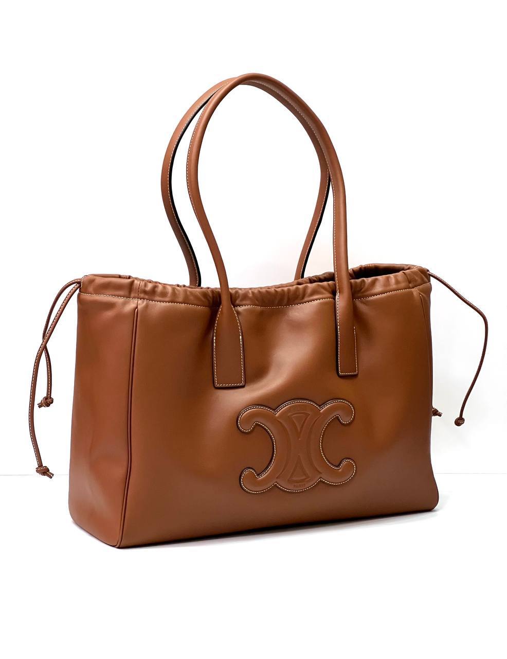 CELINE Cabas Drawstring Cuir Triomphe in Smooth Calfskin Tan